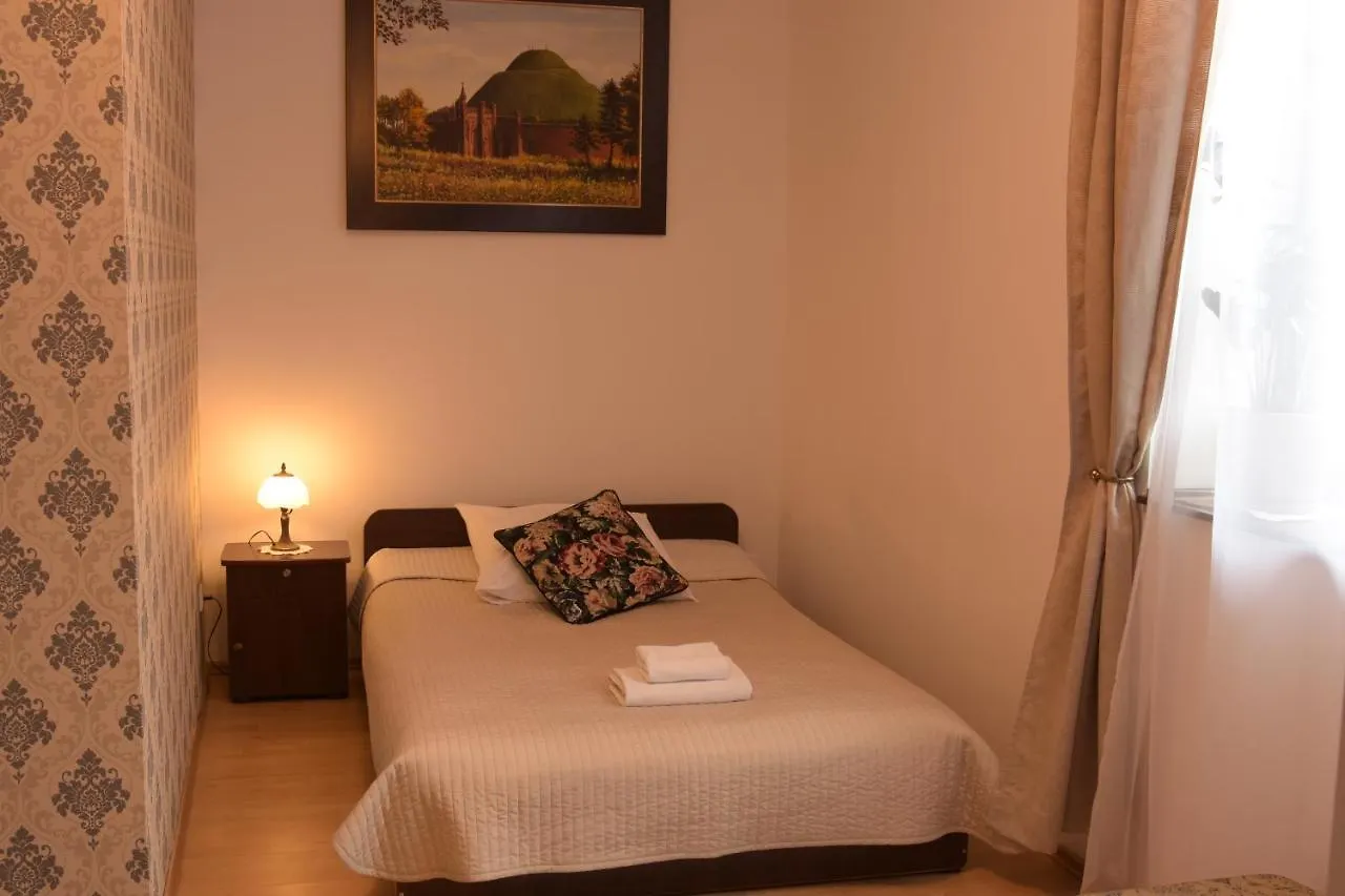Dworek Zloty Rog Hotel I Restauracja Krakow