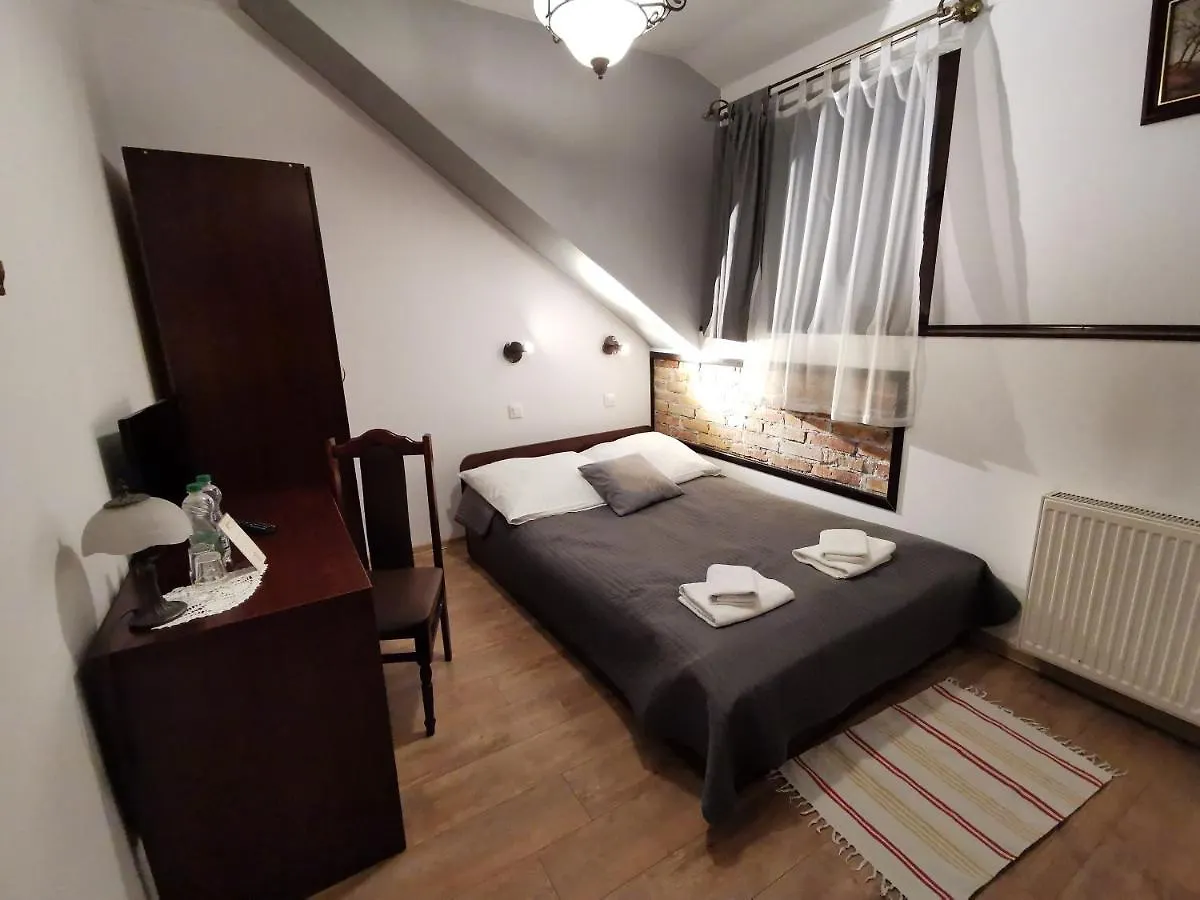 Dworek Zloty Rog Hotel I Restauracja Krasków