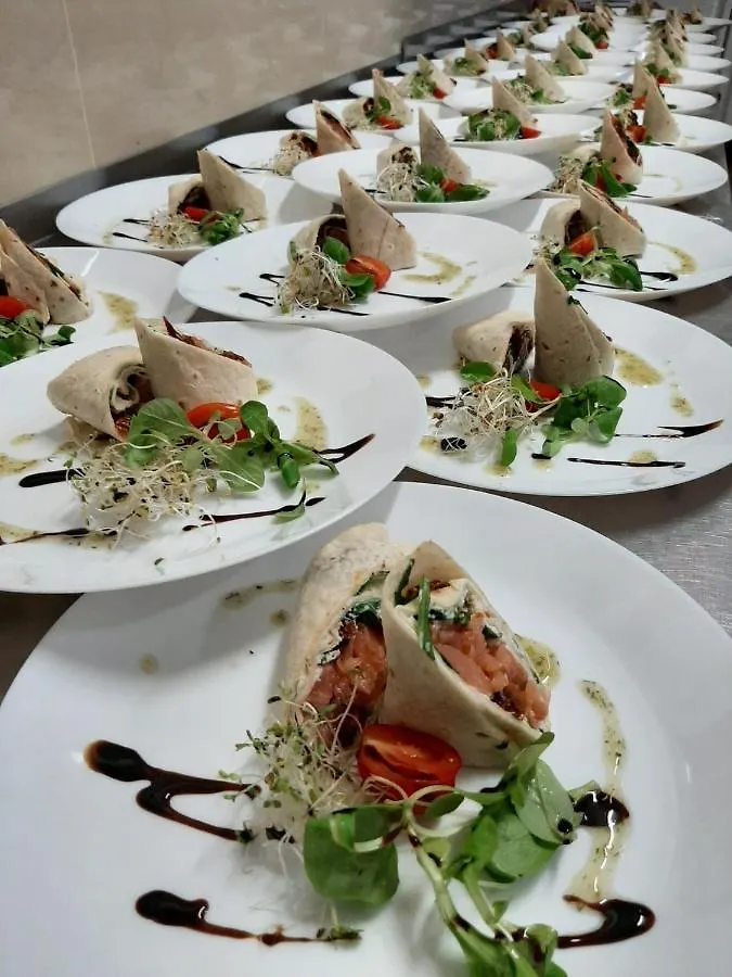 Dworek Złoty Róg Hotel i Restauracja Kraków 3*,